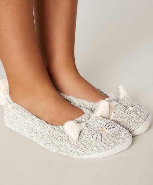 Chenille cat slipper – Oysho